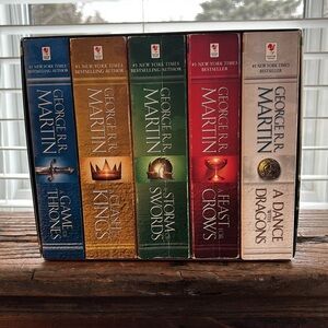 Game of Thrones Boxed Set: Paperback books 1-5